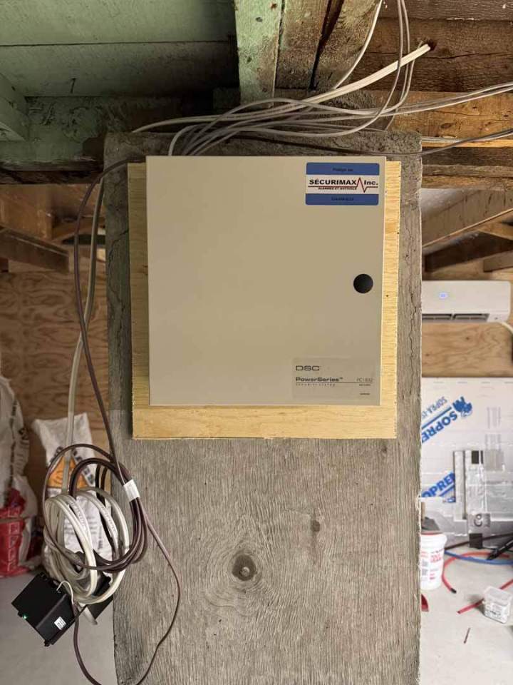 Installation de système de sécurité pour bâtiment Rive-Nord Montréal